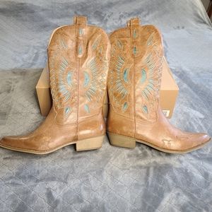 Coconuts 🥥 Cowboy Boots size 10